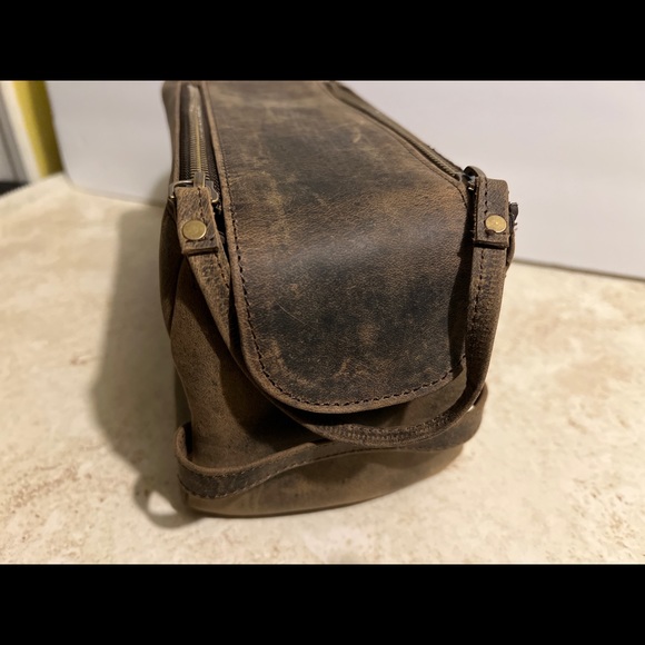 Genuine Buffalo Leather Toiletry Travel Bag (BRAND NEW) ( NWT) - Picture 6 of 9
